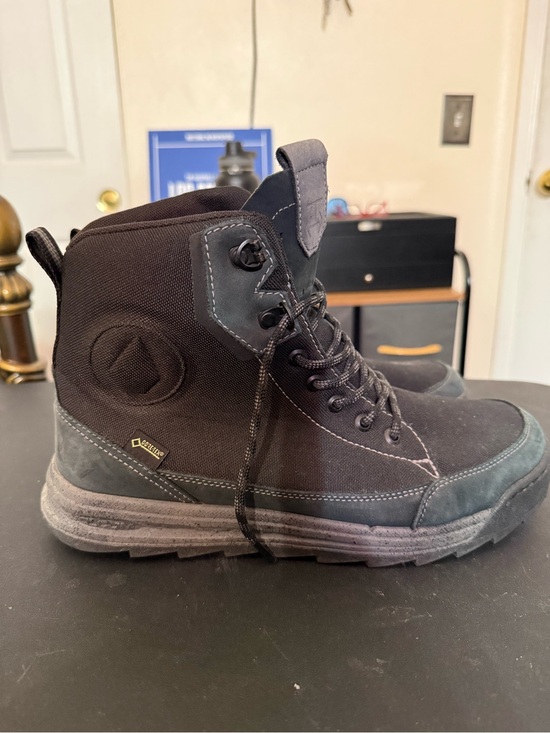 Volcom Other - Volcom Roughington GTX Boots Size 9 Black GORE-TEX Snow Shoes Men's